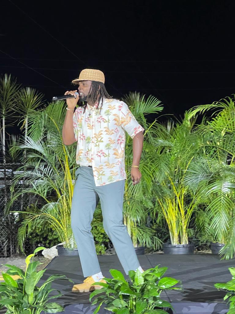 JMMBFoundation's tweet image. @officialyaksta closes the night with a performance at the @projectstarja launch. 

#projectstar #EverybodyFahwud