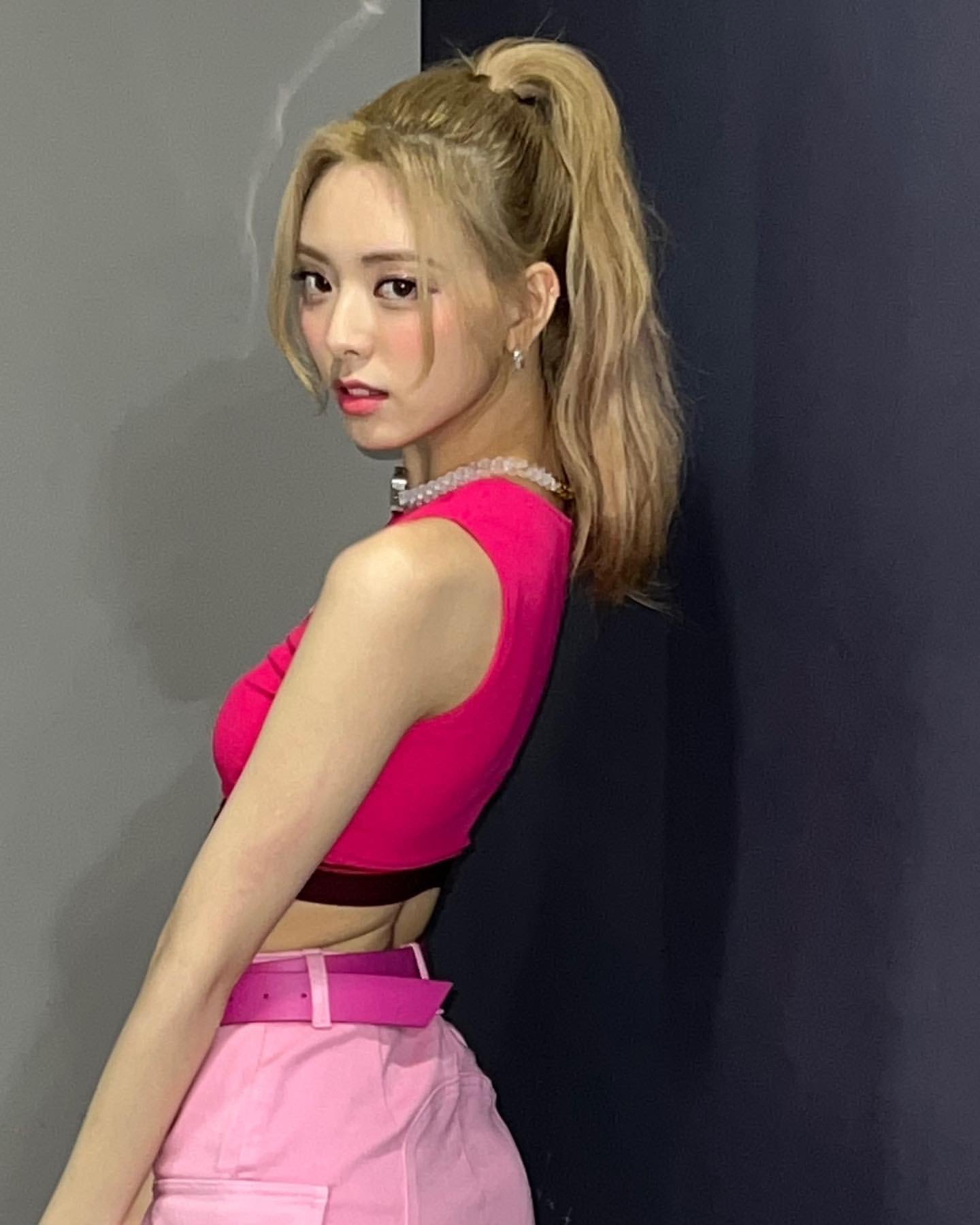 FYkD0IOUIAAD9q9.jpg:orig