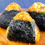 キムチ&チーズとの組み合わせがとっても美味しそう!作り方も簡単な「焼きおにぎり」レシピ!