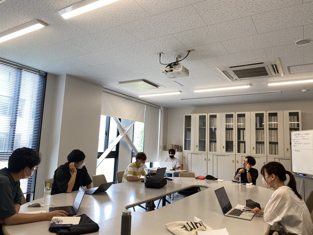 ksp_kagodan's tweet photo. 「縁」vol.2作戦会議

去年から研究室で刊行している冊子「縁」その第二弾となる今回のテーマは食×団地！
着々と企画内容が決まってきました！乞うご期待‼︎
＃団地　#都市計画　＃建築　＃研究室 https://t.co/gf5Lo3k9aL