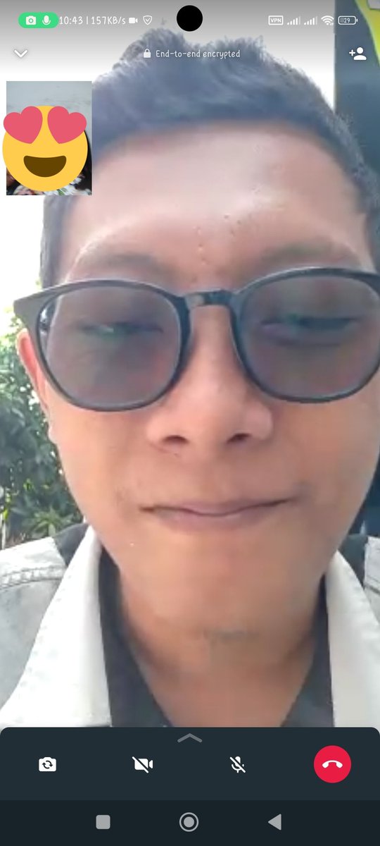 Diiyun's tweet photo. Makasih udah sempetin VC @jrstaufik padahal lagi sibuk banget 🫶🏻🫦 
#menguatkan https://t.co/wBkpWRCYSs