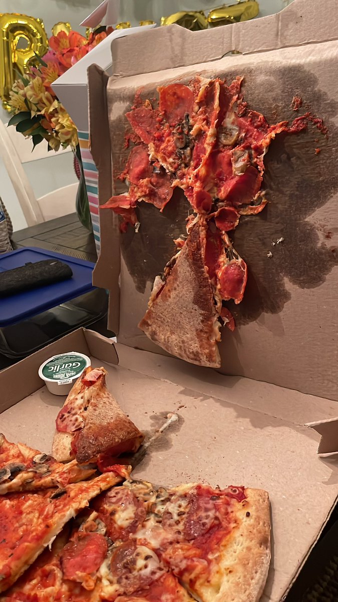 DAMG09's tweet photo. @PapaJohns shame on you Papa John’s! What do we do now, after we spent $80? https://t.co/e2LgRiJx7w