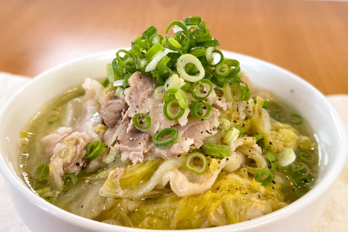忙しい時の献立はこれで解決！炊飯器で作れる、無水豚バラ白菜。