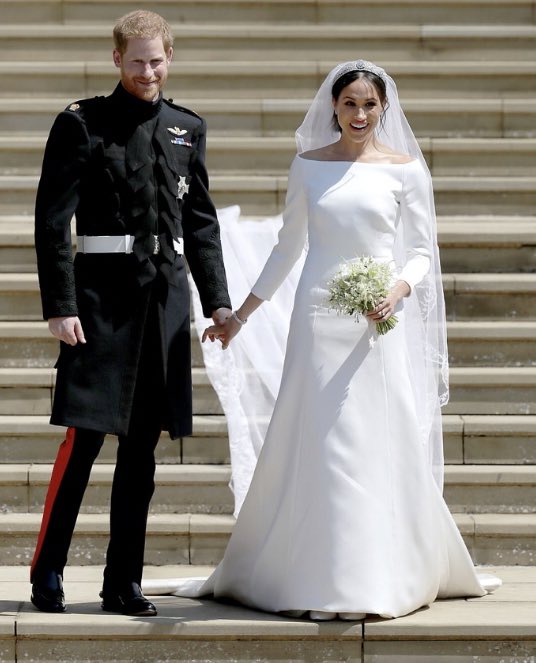 SmirkingMona's tweet photo. 💗 👑 ✨ #archieandlilibetsparents exited the chapel on their wedding day, to a gospel version: #thislittlelightofmine a song highly popularized during USA's Civil Rights Movement; solidifying the theme of #LIGHT in their ceremony and in their lives #lovewins #sussexsquadluster https://t.co/uA03ZYG8PO