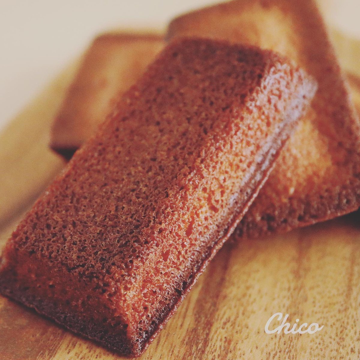 chez_Chico_'s tweet photo. ♡こんがりフィナンシェ♡
きょうはフィナンシェを焼きました^^
焦がしバターたっぷりのリッチな仕上がりです♡♡
素朴なお菓子も大好きです♪
#フィナンシェ
#焦がしバター
#こんがり
#バター大好き
#バターたっぷり
#お菓子作り好きな人と繋がりたい
#素朴なおやつ
#financier #ilovesweets https://t.co/uvr6AMRr8x