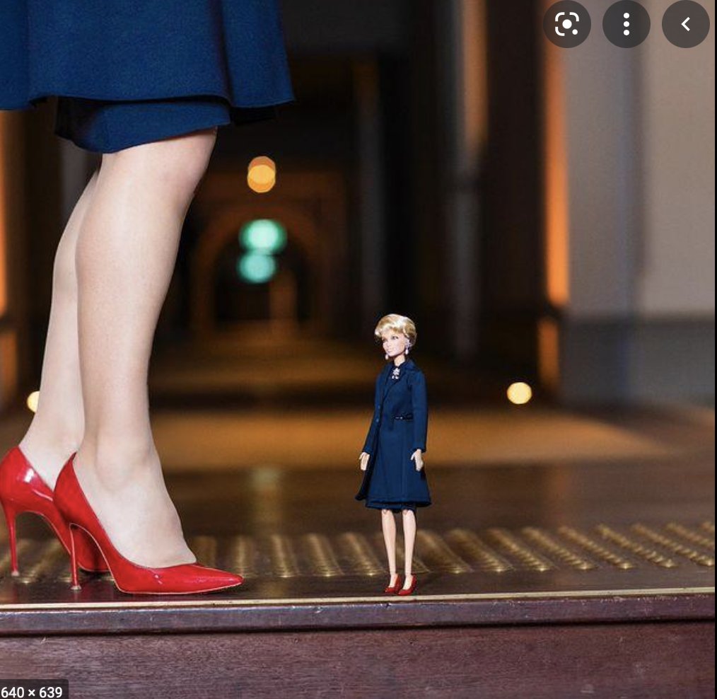 Chattylistener's tweet image. Sth Australians Julie Bishop &amp;amp; Alexander Downer.

Then there's Mike Rann, Marlow Strategy...&amp;amp; co.
Surely Kieran Pender (ANU) &amp;amp; Brandis (ANU)...🤔 #Assange #JusticeforCam