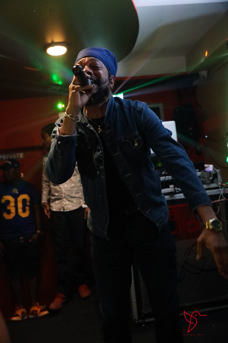 HummingBirdTT's tweet photo. Reggae meets dancehall was a vibe 📸🥰
#dancehall
#Reggae
#hummingbirdmediatt
#photography
#hennessy #music
#couva #868vybz #vybz868
#music #love #TrinidadandTobago https://t.co/PnZLhNV7Zf