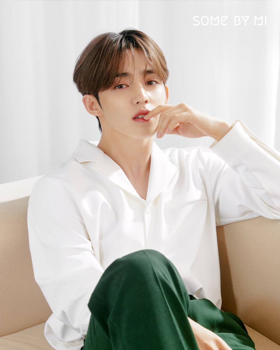 SOMEBYMI_GLOBAL's tweet image. D-day SOME BY MI with SEVENTEEN S.COUPS
S.COUPS Right Here🍒 
Finally! Here SOME BY MI’s NEW muse photos are
#somebymigreen How good he looks in green!😂
S.COUPS + green = Perfect

Miracle chemistry of SOME BY MI and S.COUPS✨
From now on,it will continue to be released
#somebymi