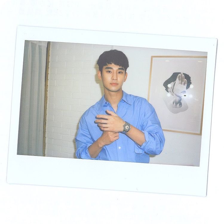 Sooman_Power's tweet photo. 仕事の疲れも一瞬で吹き飛ぶ1枚の写真😍
スヒョン君 ありがとう💙
https://t.co/gcAav3JpAn
#MidoWatches #MultifortSkeletonVertigo
#김수현 #kimsoohyun
#キムスヒョン #金秀賢 https://t.co/9ENeH7mRNK