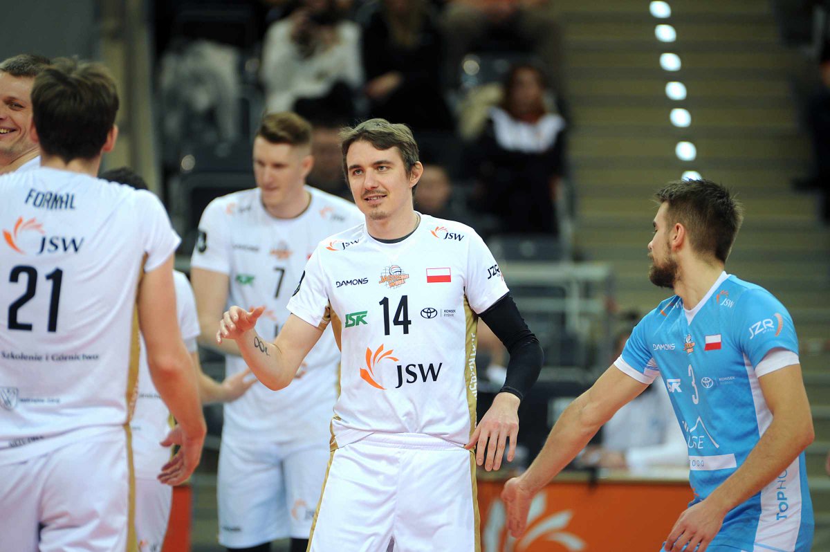 Dziś swoje urodziny 🎂 obchodzi nasz rozgrywający Eemi Tervaportti. 🍰 Happy birthday!🎆

<a href="/jsw_sa/">JSW S.A.</a> #PlusLiga