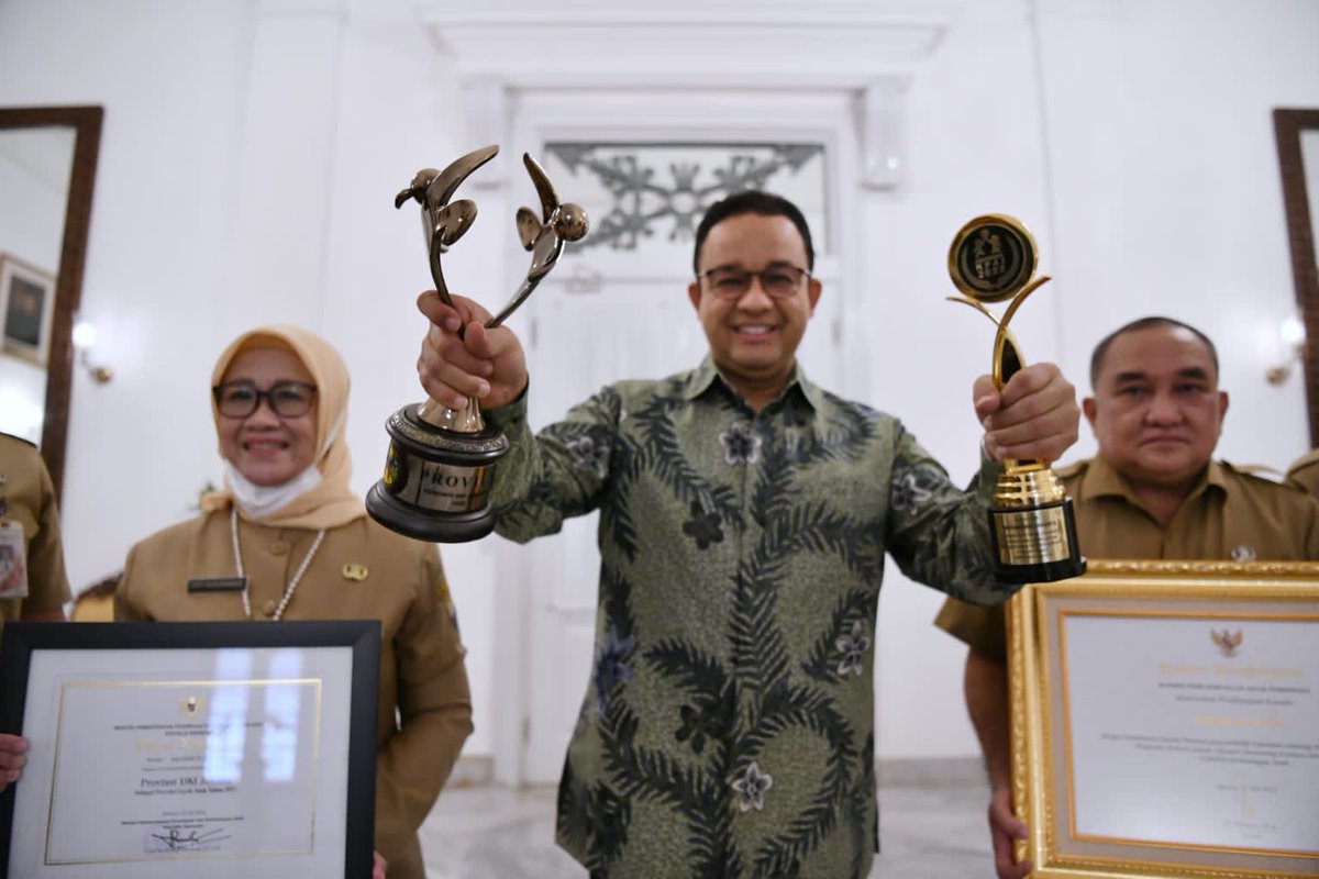 aniesbaswedan's tweet photo. Alhamdulillah, kami bersyukur bisa meraih dua penghargaan terkait pemenuhan HAK pada anak di DKI Jakarta.

#SIMEPPerlindunganAnak
#ProvinsiRamahAnak
#KotaLayakAnak
#JakartaKotaGlobal

https://t.co/hG0c0SAaH0 https://t.co/pF9E5FXjbb