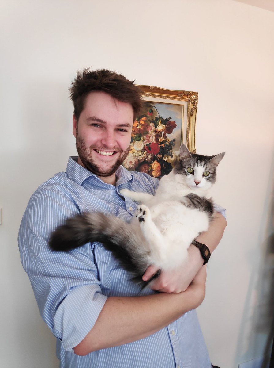 VideoJamesDev's tweet image. Bad news, me and a bunch of people just got made redundant at Immutable. I'm a senior level game designer with 7+ years experience and 4+ years leading the design on a live service TCG. Any help with jobs would help a lot. DM me. Help me feed my cat Oscar! (Oscar not need a job)