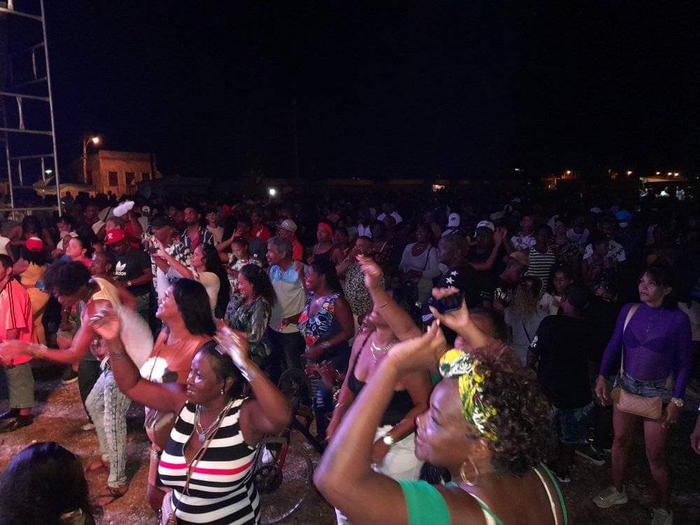 SuselyMorfaG's tweet photo. En el viaducto matancero se celebra el día de la Rebeldía Nacional con Manolito Simonet en concierto especial #26DeVictorias #Matanzas #diadelarebeldianacional
#MatancerosEnVictoria https://t.co/Z7Vg2IU6sH