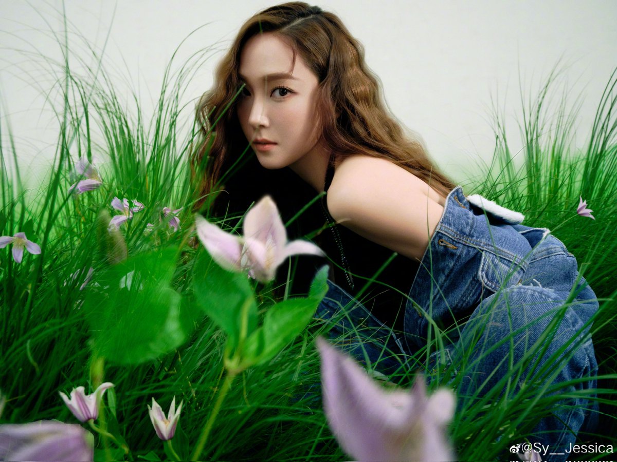 GR26Sic18's tweet photo. [Weibo_2022.07.26] (2)
Sy__Jessica: Like it ！一次很棒的拍摄经历，收图❤
Which one is your favorite?🐰
#郑秀妍时装八月封面 

: https://t.co/QRIjQ0uLaT
#제시카 #郑秀妍 #JessicaJung https://t.co/iCBFHv1IYU