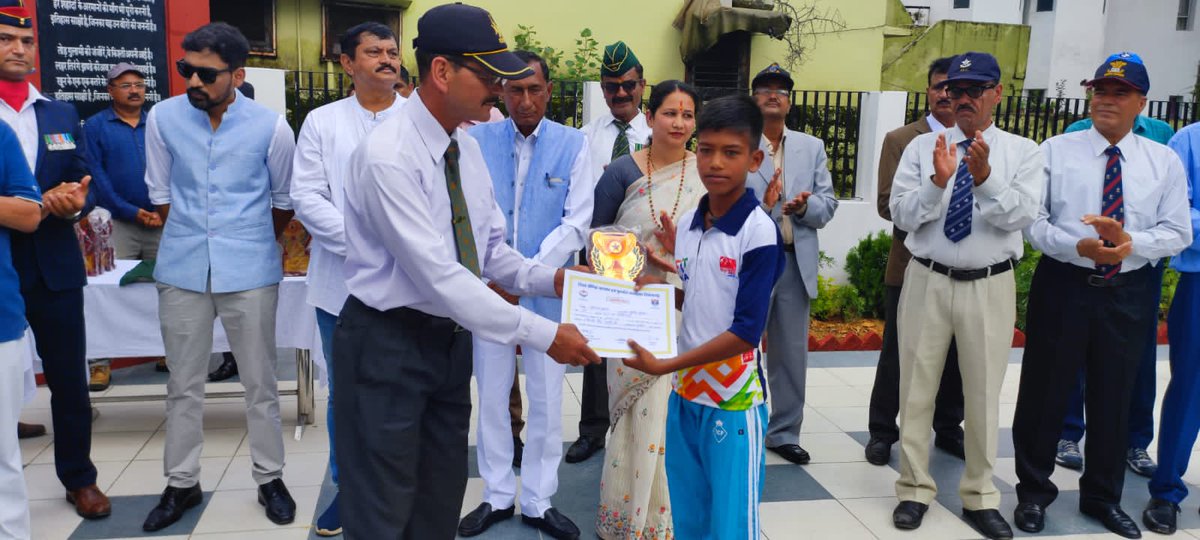 MYBharatHQ's tweet photo. A District level painting competition was organised by Nehru Yuva Kendra Pithoragarh, Uttarakhand on Kargil Diwas. Winner's were facilitated at District level program in Shaheed Smarak.

#kargilvijaydiwas 
@NykPithoragarh @NyksUttarakhand @mygovindia @YASMinistry https://t.co/UdFnFQDHVn