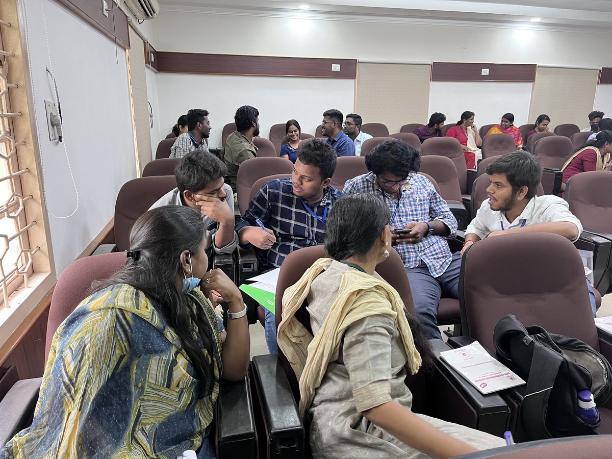 CedUniversity's tweet photo. Art of Pitching is the heart of Start-ups…  #ResearchtoStartups Day 5 started with an enthusiastic session on Pitch deck preparation by Mr.Kumar Sachidanandam @KumarSachi #Pitchdeck #Entrepreneurship #innovation https://t.co/xhUUjLLWyu