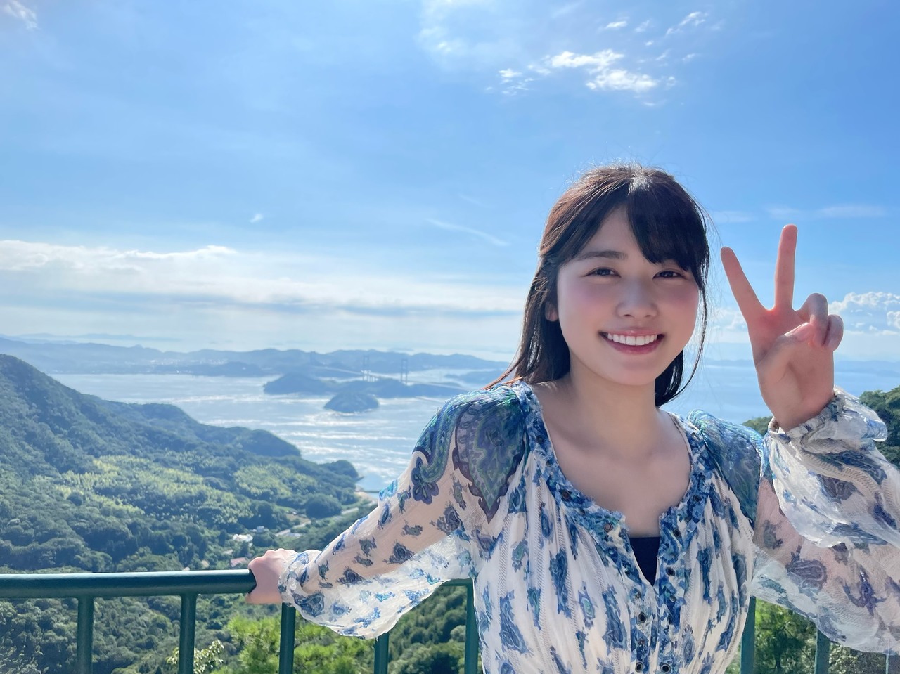 日向坂46 丹生明里 写真集 アザーカット やさしい関係 今週末限定価格】日向坂46 丹生明里 写真集 アザーカット