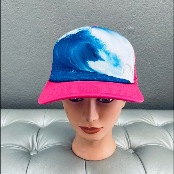 closetofclasse's tweet photo. So good I had to share! Check out all the items I'm loving on @Poshmarkapp #poshmark #fashion #style #shopmycloset #youngfabulousbroke #pacsun #bobridges: https://t.co/miKHKiaUuf https://t.co/2A3CG0tLuF