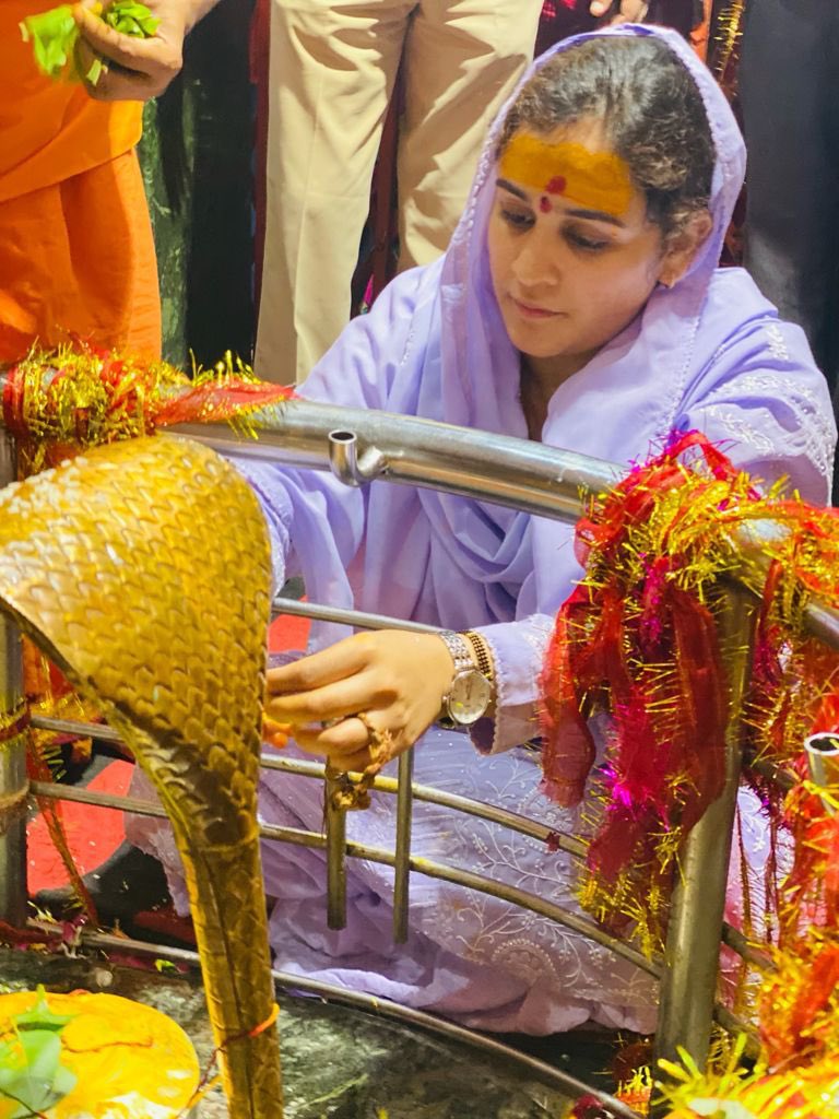imaparnayadav's tweet photo. आप सभी को श्रावण मास शिवरात्रि की हार्दिक शुभकामनाएं।  #हर_हर_महादेव https://t.co/KHR2ZxM7ru