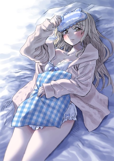 懺悔します。枕を抱いたクレアさんの部屋着姿が下着姿に見えてしまいました。 