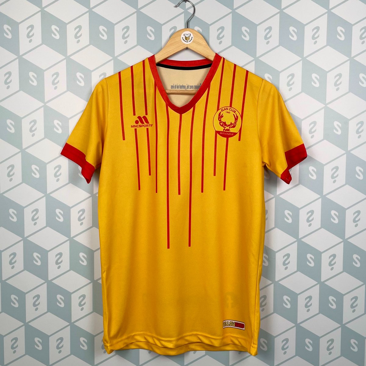 SurpriseShirts's tweet photo. We'll giveaway a https://t.co/4LKMjq9uK9 Mystery Shirt if England's Women beat Sweden tonight! 🏴󠁧󠁢󠁥󠁮󠁧󠁿🆚🇸🇪

♻️ Retweet
✅ Follow @SurpriseShirts 

Good luck! ⚽️#lionesses https://t.co/UYwY8ZNXtN
