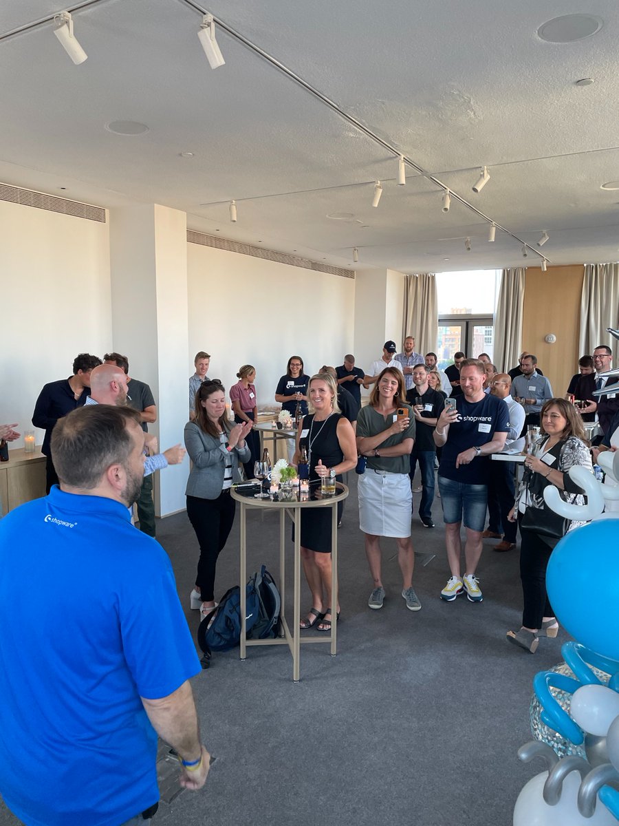 shopware's tweet image. Last Thursday we had something to celebrate: Our first #Shopware office in New York opened! 🍾 Located in Lower Manhattan, we will now be strengthening and expanding our Shopware US team and bring #opencommerce to the us mid-market.💪

Let's grow together,
Cody 💙