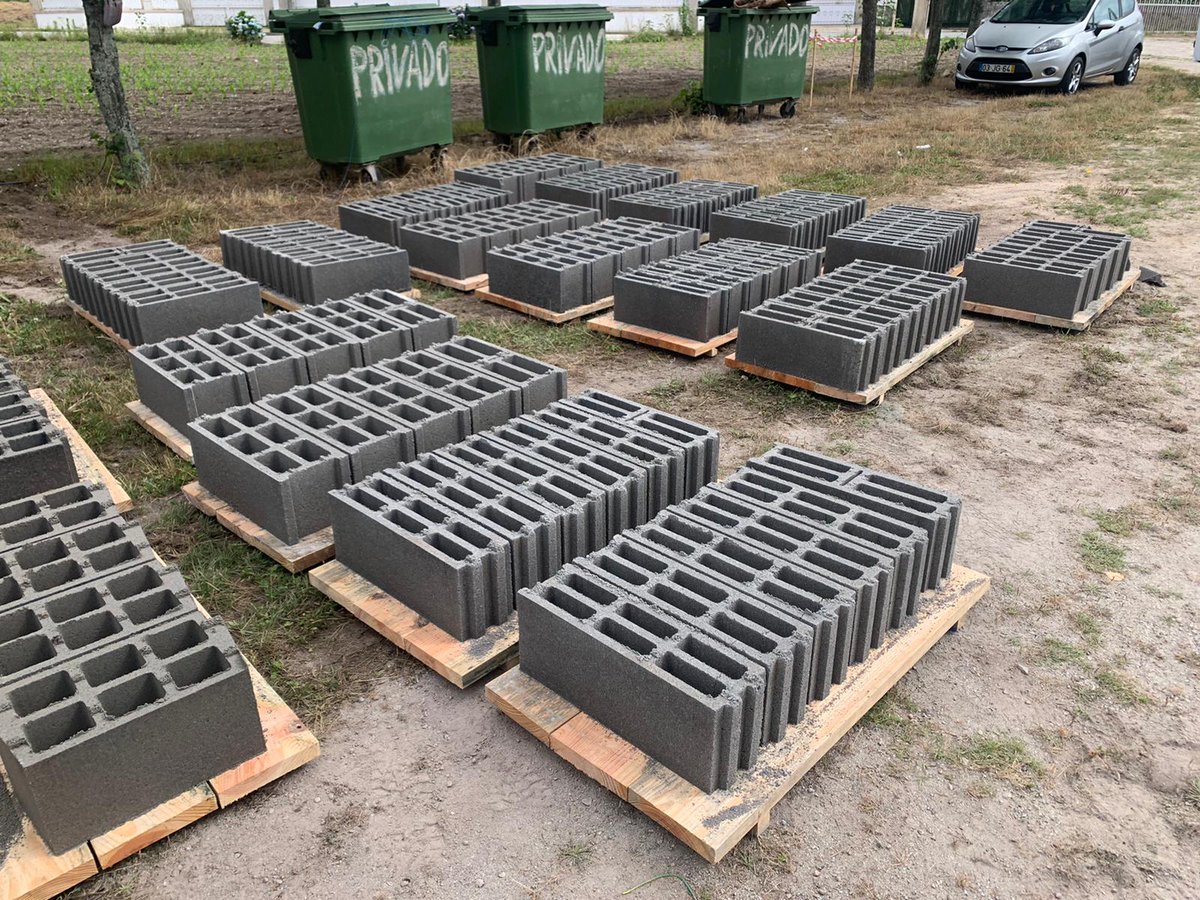 bessmachineen's tweet image. PRS400 brick making machine installation in Portugal.
Website: bessconcreteblockmachine.com/prs-400-yari-o…
contact: +90 549 325 6670 sales.en@beyazligroup.com
#brickmakingmachine #brickmakingprocess #brickmaking #prs400 #brick #concrete #construction #manufacturing #brickmanufacturing #portugal