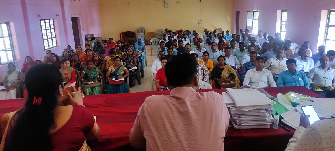 SocialAuditUP's tweet photo. जनपद प्रयागराज के विकासखण्ड माण्डा, देवरिया के विकासखण्ड गौरी बाजार एवं महोबा के विकासखण्ड चरखारी की ग्राम पंचायतों में सोशल आडिट प्रारम्भ होने से पूर्व इन्ट्री कांफ्रेंस का आयोजन। https://t.co/HsjaM2k54M