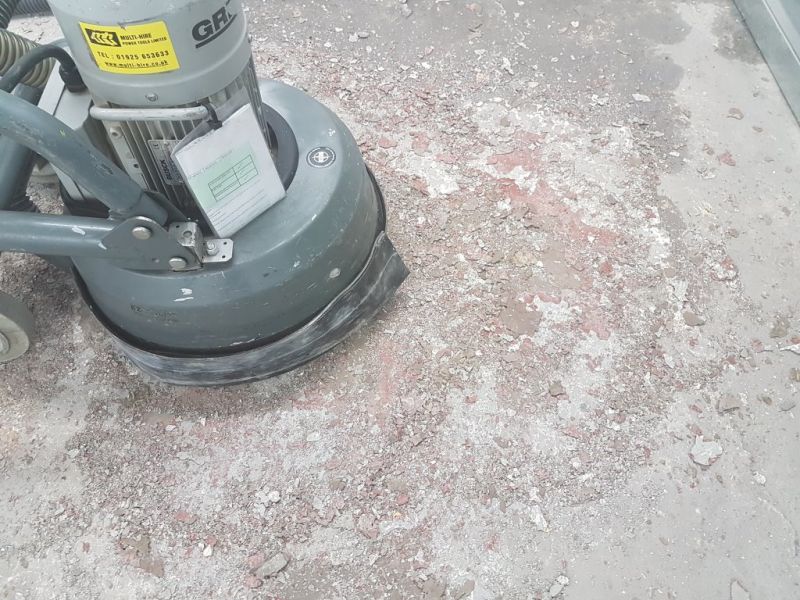 MultiHirePower's tweet image. This demo was completed last year.  The task was to remove old coatings from a soon to be car oven. 

The Greyline with twin PCDs was so effective removing most of the coating in one pass.   This saved the customer time, money and effort resulting in another ⭐⭐⭐⭐⭐ review!