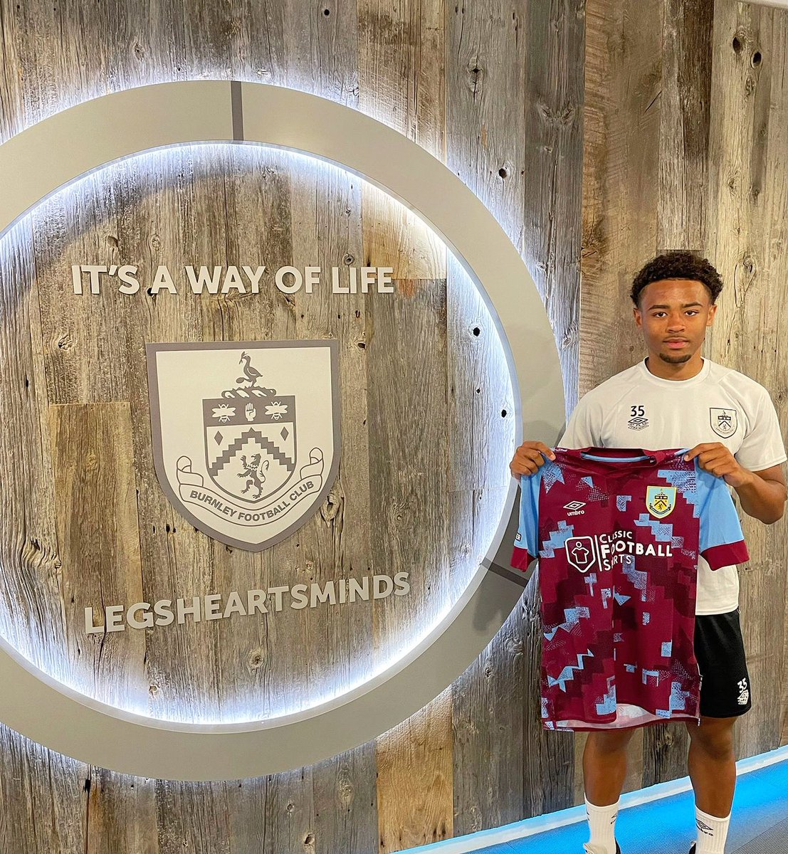 New Chapter ✍🏽 grateful for the faith being put in me by everyone at this great club. Time to get to get to work! #UTC 𝙶𝚊𝚕𝚊𝚝𝚒𝚊𝚗𝚜 𝟼:𝟿✝️