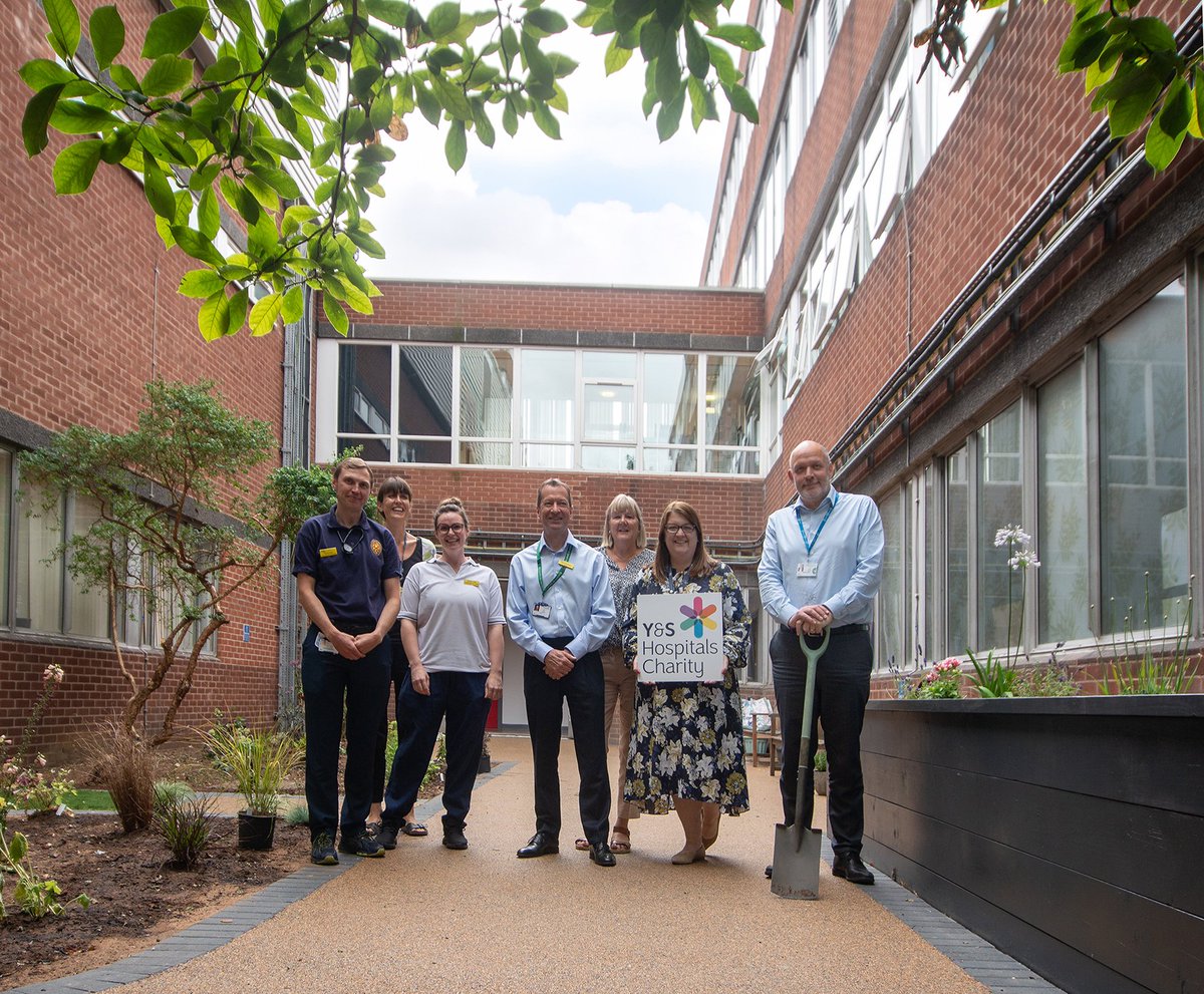 YSTeachingNHS's tweet photo. Our new wellbeing gardens for staff and patients at York Hospital are officially open 🎉

The Trust has invested over £200,000 in the gardens, made possible by a major donation to @YSHospCharity from Yorkshire artist Harland Miller and others including York Rotary and John Lewis. https://t.co/XyykTNE4cy