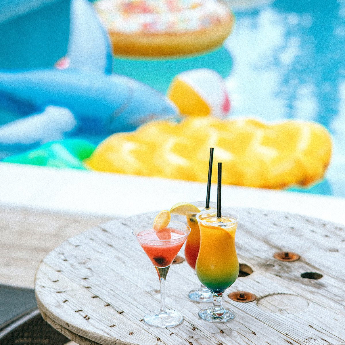 Intrinsic_Paper's tweet photo. Its holiday time and relax...🏖️🍹☺️
#summerholidays #drinksbythepool #holidaytime https://t.co/MlGQyIMsdi