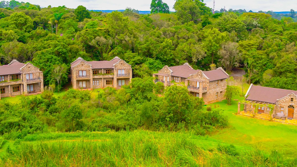 KarenGolfClub's tweet photo. This August, stay with us for 3 nights and pay for just 2! You heard that right😀
For Kes. 76,000 only, book and enjoy your #staycation in a two bedroom cottage for 4pax on bed and breakfast.
reservations@theresidences.or.ke/0708 505050
#home #feelcloser https://t.co/qmLrnAkhWI