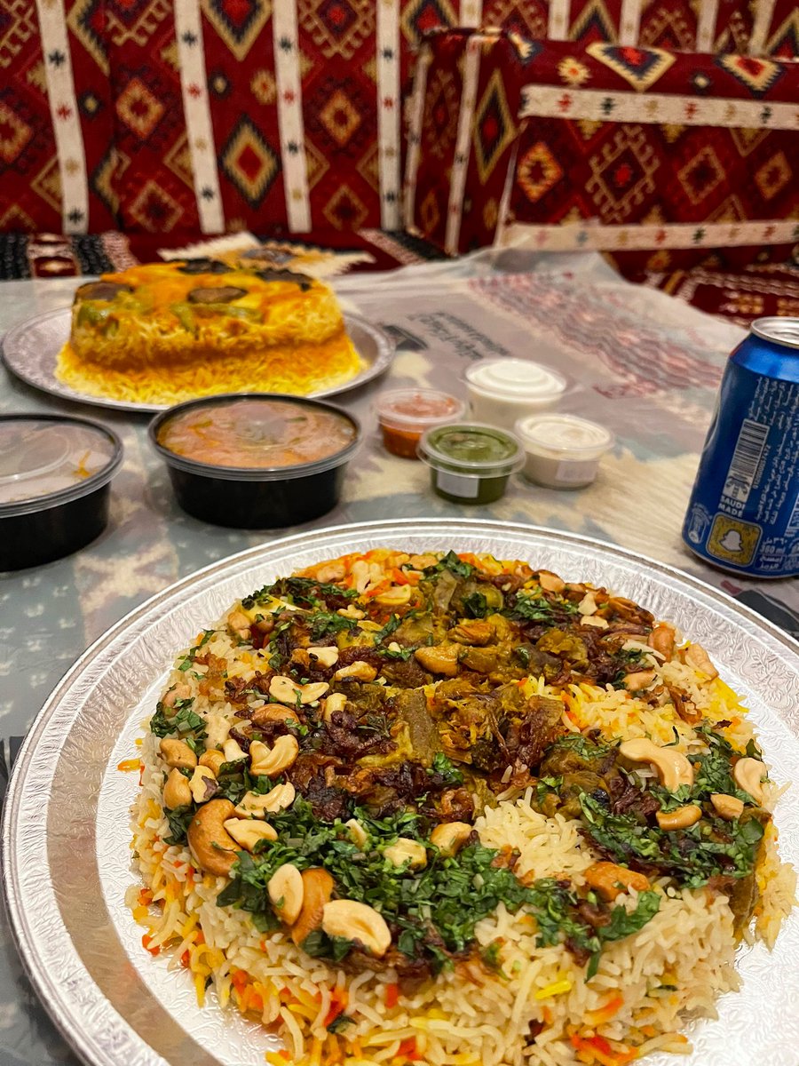 مقلوبة الطيبين.. 
<a href="/maqlubat/">maqluba_altayibin مقلوبة الطيبين</a>   الأكل جدا لذيذ طلبنا برياني لحم ومقلوبة دجاج مع صوص الدقوس .. ماتوقففف😋🍗 الجلسات نوعين مفتوحة بالدور الأرضي ومغلقة بالدور العلوي المكان جميل ونظيف والخدمة سريعة.. بكرر التجربة أنصح فيه بشدة للي حابين يجربون أكل شعبي ولذيذ 👍🏻