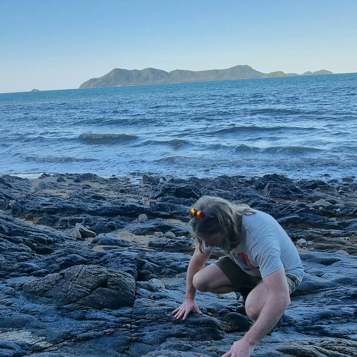 RobinArmit's tweet image. With a backdrop like this it takes a focussed geolgist to stay on message @fenwinkle. #geology #tectonic