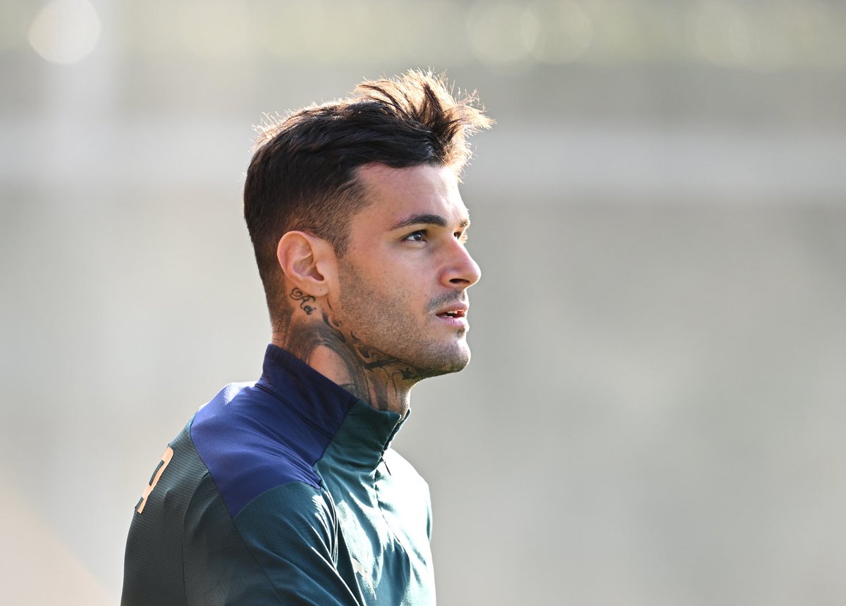 FabrizioRomano's tweet image. Medical tests completed right now for Gianluca Scamacca as new West Ham player. Contract to be signed in the afternoon. Final steps and then it will be official. ⚒️✅ #WHUFC

West Ham will focus on Filip Kostić personal terms talks right after with the same agent.