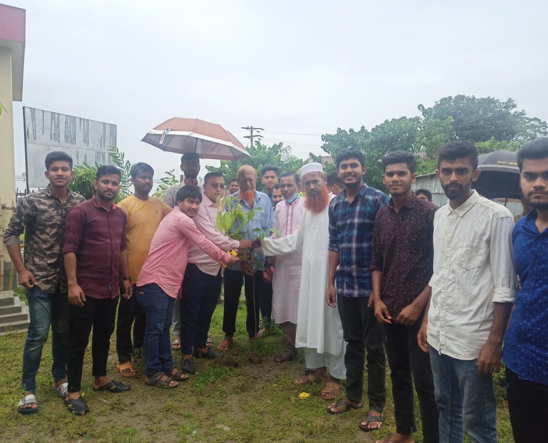 BUCSUofficial's tweet photo. 🌳🌳 পর্ব-১

আজকের “বৃক্ষরোপণ কর্মসূচি ২০২২” উদ্ভোদনের কিছু স্থির চিত্র।

---------

বৃষ্টির কারণে আমরা সব জায়গায় গাছ রোপণ করতে পারছিনা আজ। আগামীকাল, প্রত্যেক গ্রামে গ্রামে আমরা গ��ছ রোপণ করতে আসবো।

#BUCSU1990 https://t.co/znQ5uEpEqW