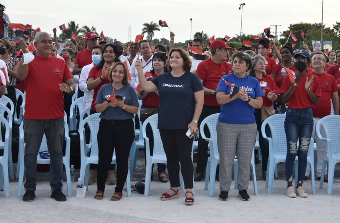 Port3Network___'s tweet photo. Con la presencia del General de Ejército Raúl Castro Ruz y el Primer Secretario del Comité Central del @PartidoPCC y Presidente de la República, @DiazCanelB, se desarrolló el acto central por aniversario 69 del asalto a los cuarteles Moncada y Carlos Manuel de Céspedes. https://t.co/kzoZ2vEMyI