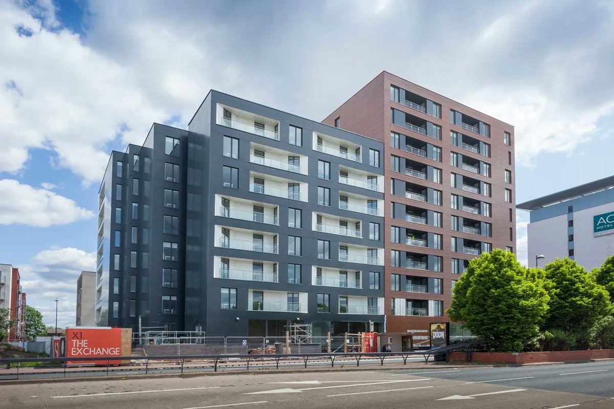 JadeWindows's tweet image. Media City is the place to be! 🌚👏🏻

#homerenovation #interiordesign #renovation #homedecor #homeimprovement #home #homedesign #interior #construction #design #diy #homesweethome #renovationproject #homeinspo #homeremodel #homereno #remodel #interiors #architecture