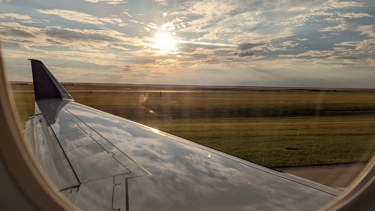 ShilohElane's tweet photo. Here we go! See ya soon #ACCE22 https://t.co/DwcVRRayRO