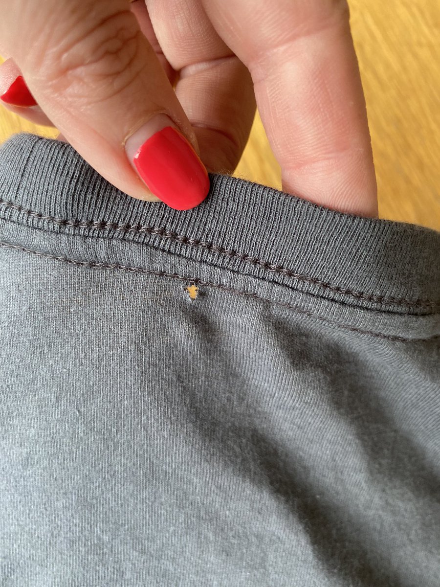 MelanieLulham's tweet photo. @HollisterCoHelp Hi, I returned home with a men’s t-shirt purchased from your Watford store to find a hole in the back near the collar where the security tag must have been. I don’t live near the store. What can I do please? https://t.co/sFFEOPcyBE