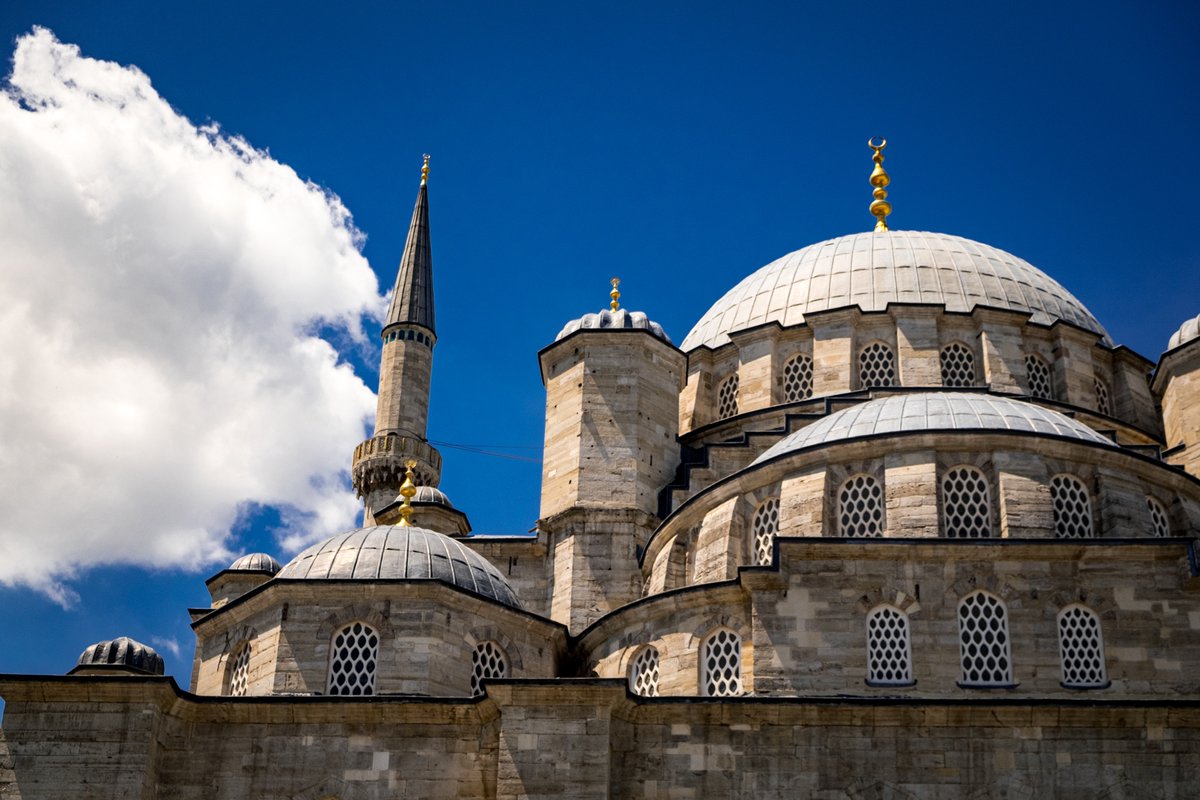 CollectionBety's tweet image. New Valide Sultan Mosque and could!

#nftart #nft #nftcollector #NFTCollection #NFTGiveaways #NFTs #nftart #NFTProject #NFTartist #nft #OpenSeaNFT #photography #photooftheday #photographers #nftcollection  #mosque #istanbulphoto #İstanbul