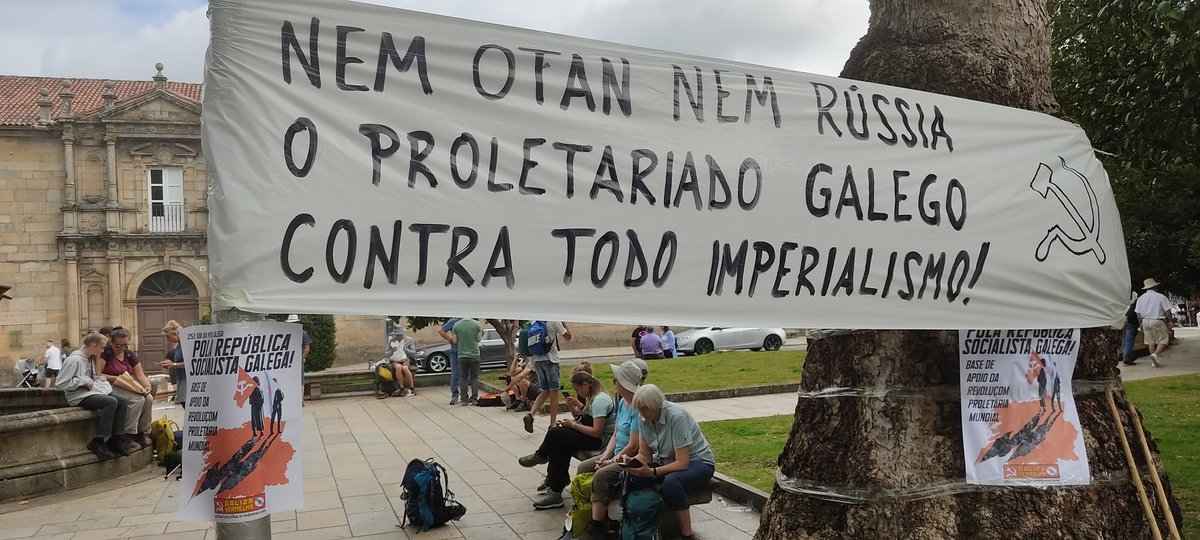 GalizaVermelha's tweet photo. Algumhas imagens da presença de Galiza Vermelha no Dia da Pátria.

#PolaRepúblicaSocialistaGalega

https://t.co/d06tpr0Iep https://t.co/mbvycSf5jS