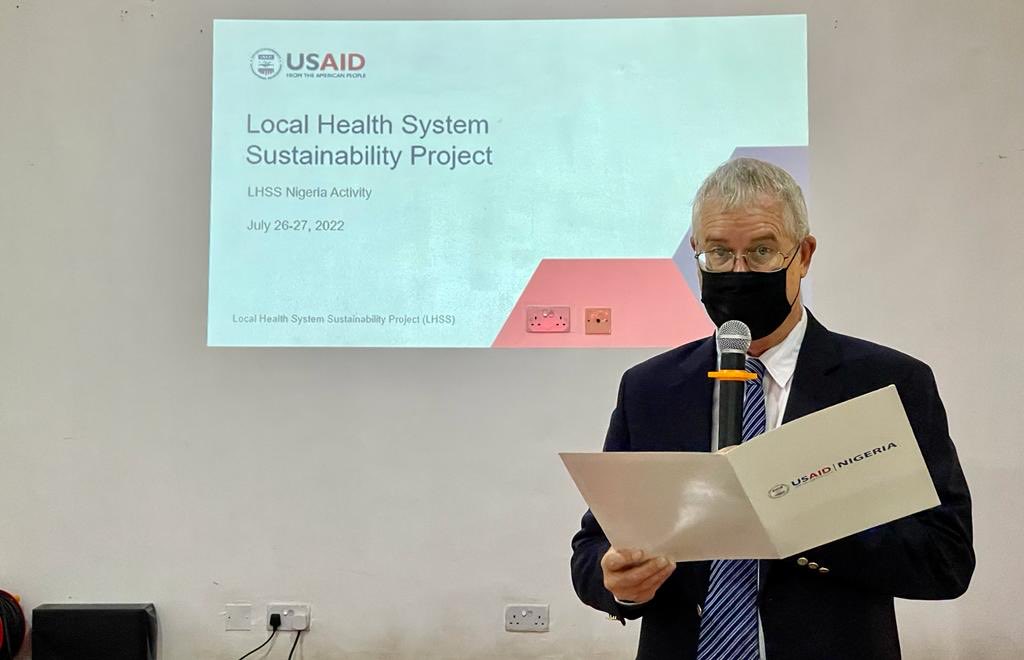 ebaruwa's tweet photo. And we are off! ⁦@LHSSproject⁩ Nigeria team and counterparts welcomed by ⁦@USAIDNigeria⁩ HPN Office Director Paul McDermott provides us our PHC marching orders: demonstrate value for money, increase transparency &amp; partnership w community and private sector ⁦ https://t.co/KuGON9tLuP