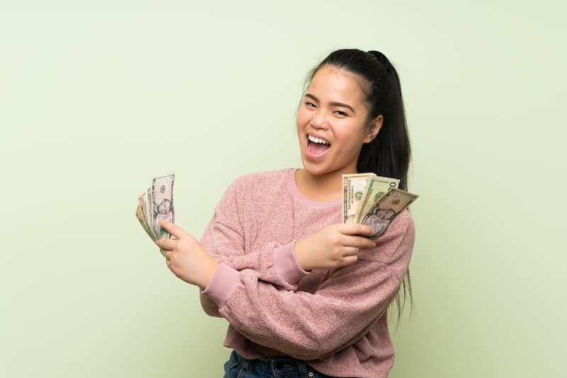 Jeremy_Cole_1's tweet photo. With the right handle on personal finances, teenagers can set themselves up to have a bright financial future. Here are some lessons that are a great starting point in financial literacy for teens. # #FinancialLiteracy #JerryColeRedRoseFounder https://t.co/qXUl4FKpe5 https://t.co/aoZtuRdFgz