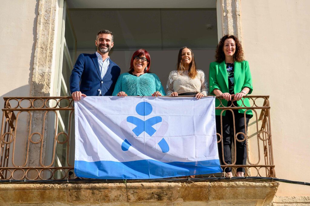 Desde el COE de Almería queremos felicitar a <a href="/RamonFPM/">Ramón Fernández-Pacheco M</a> por su nombramiento como consejero de Sostenibilidad, Medio Ambiente y Economía Azul de la <a href="/AndaluciaJunta/">Junta de Andalucía</a>. Te agradecemos el trato cercano que has mantenido con este Colegio.

Mucha suerte en tu nueva andadura, Ramón.