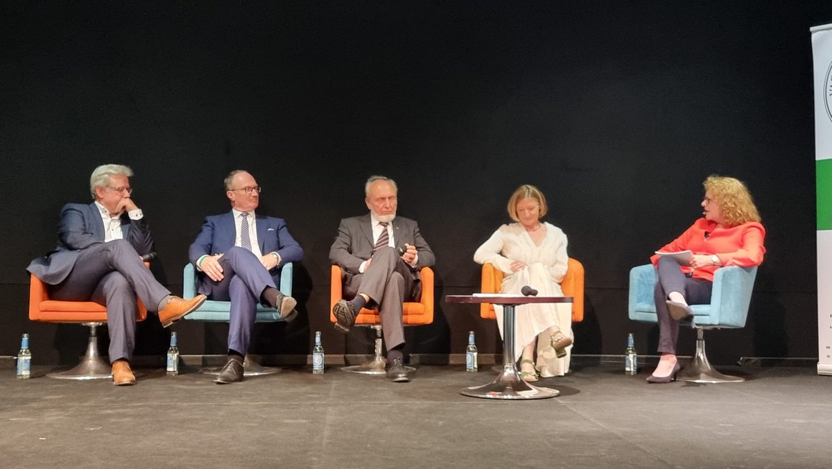 Monika Bütler tweet media