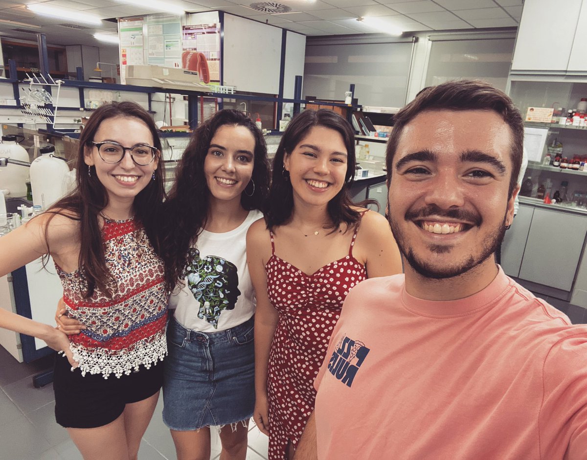 doreal_lab's tweet photo. Our students defended their undergraduate theses and master theses last week. We are super proud of their excellent results. Their scientific carreer have just begun 🥳👏🏼 #doreal #team https://t.co/HiporCuqZw