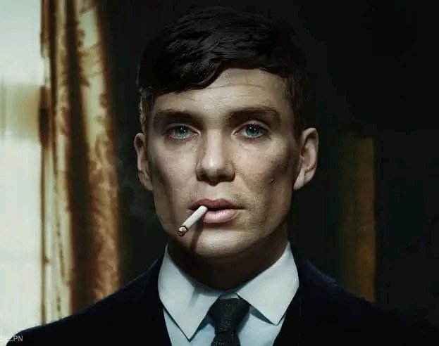 does cillian murphy smoke real cigarettes The serie peaky blinders actor “ cillian Murphy “ is rarely seen with out a  cigarette in his mouth . In reality the actor is a non smoker . The serie  could