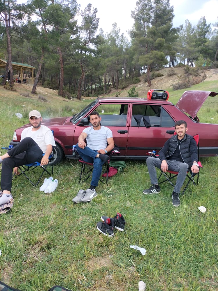 Mutluluğa koşarken komşularımız görmüş